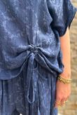 Kiti Paisley Damask Hitch Tee Navy